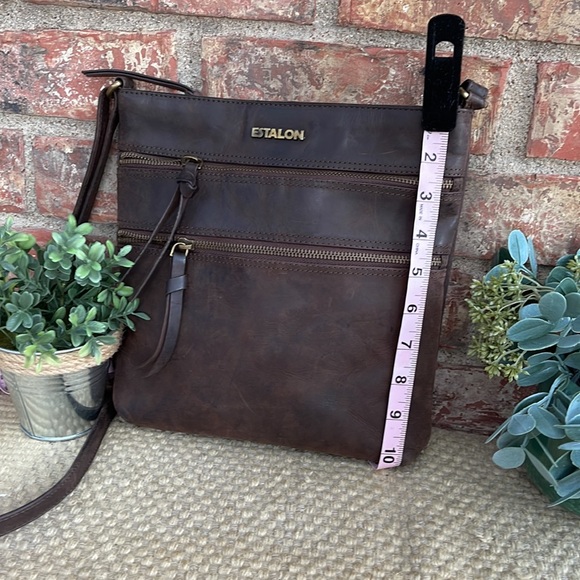 Beautiful Estalon leather adjustable crossbody. - Picture 3 of 10